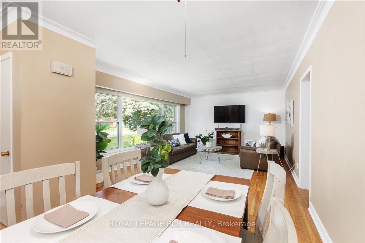 27 Victory Drive, East Gwillimbury, Ontario  L0G 1M0 - Photo 12 - N12209105