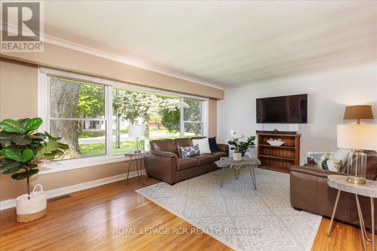 27 Victory Drive, East Gwillimbury, Ontario  L0G 1M0 - Photo 13 - N12209105