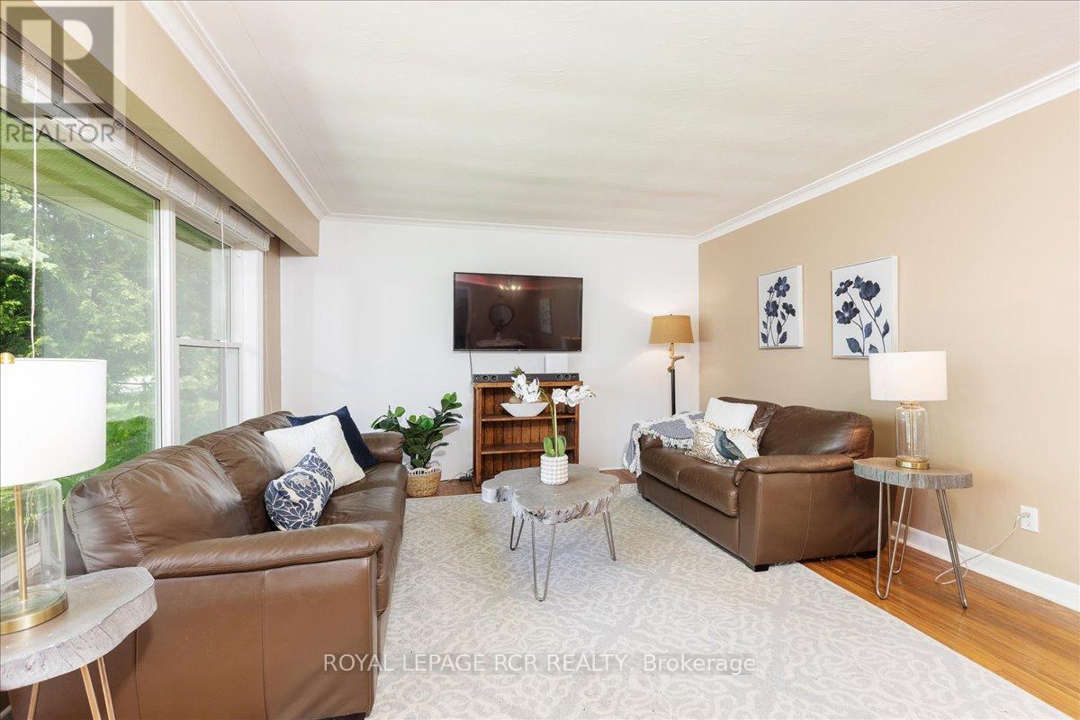 27 Victory Drive, East Gwillimbury, Ontario  L0G 1M0 - Photo 14 - N12209105