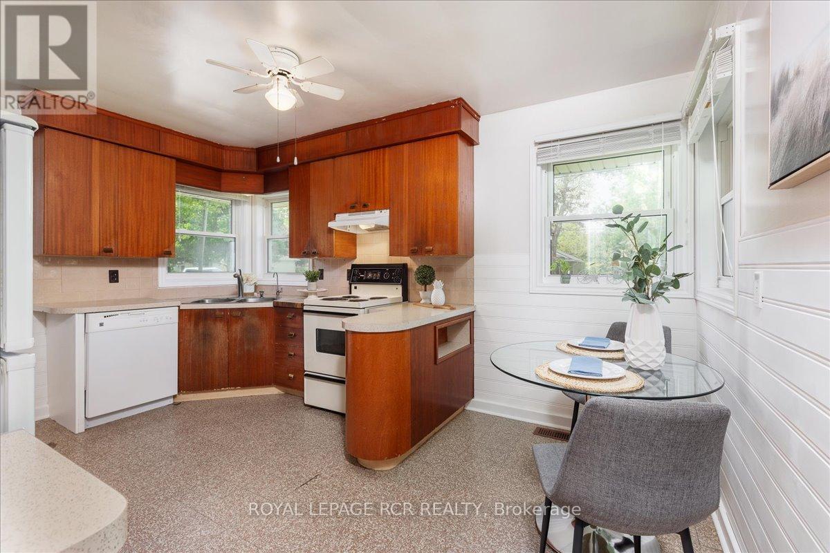 27 Victory Drive, East Gwillimbury, Ontario  L0G 1M0 - Photo 17 - N12209105