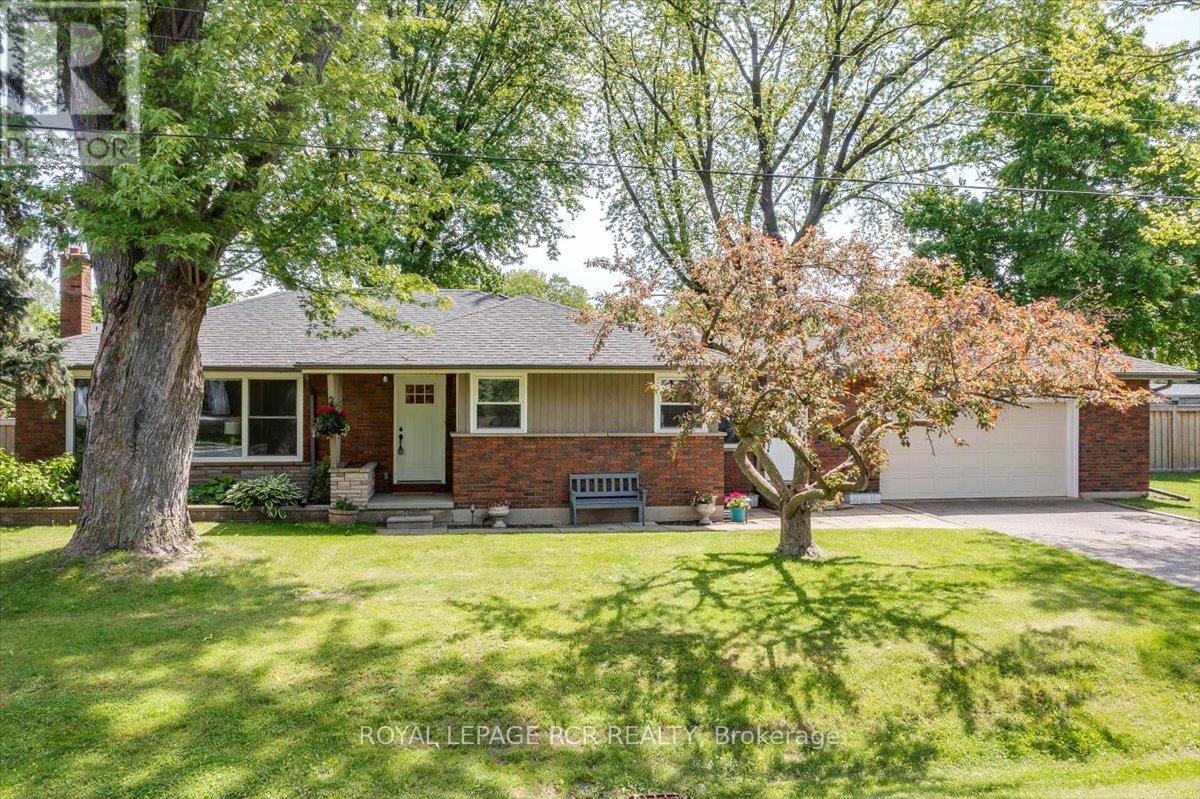 27 Victory Drive, East Gwillimbury, Ontario  L0G 1M0 - Photo 2 - N12209105