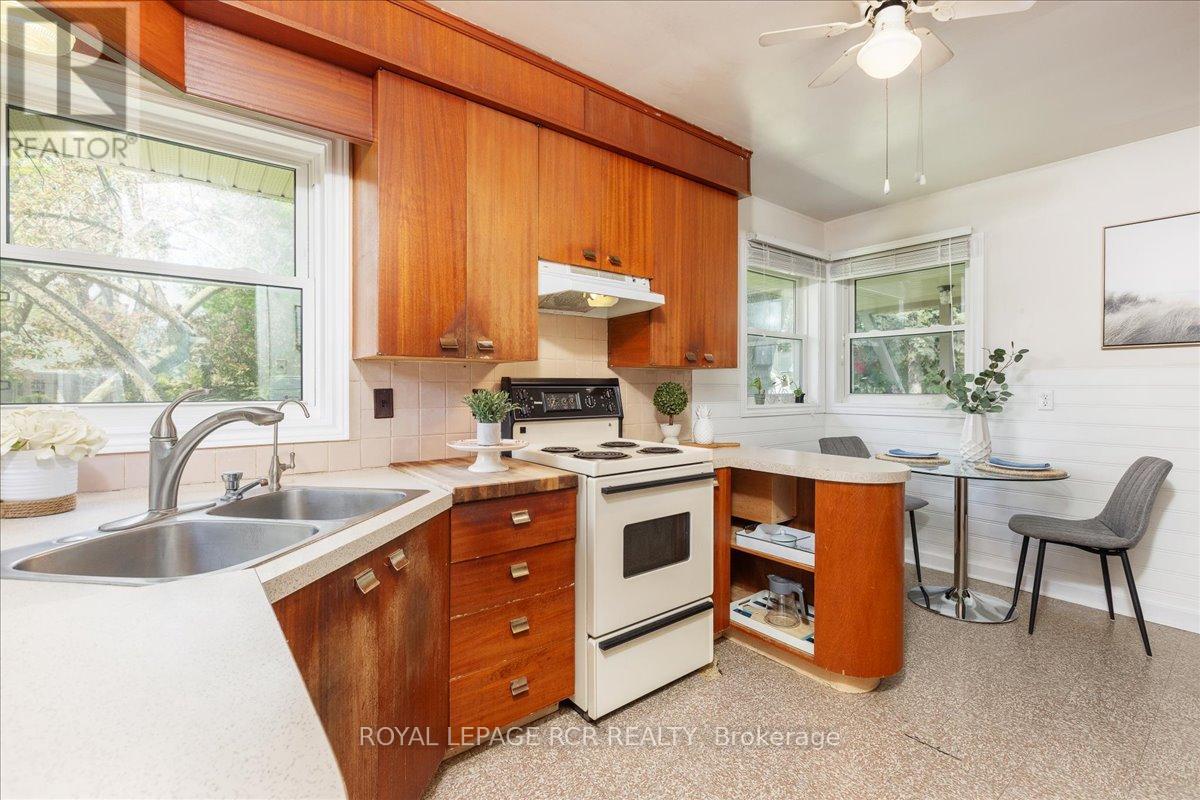 27 Victory Drive, East Gwillimbury, Ontario  L0G 1M0 - Photo 20 - N12209105
