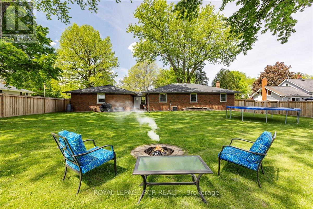 27 Victory Drive, East Gwillimbury, Ontario  L0G 1M0 - Photo 31 - N12209105