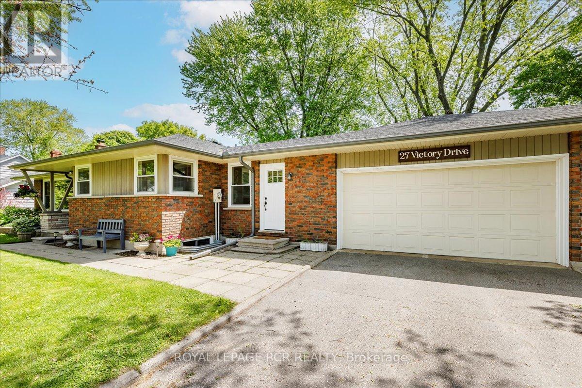 27 Victory Drive, East Gwillimbury, Ontario  L0G 1M0 - Photo 5 - N12209105