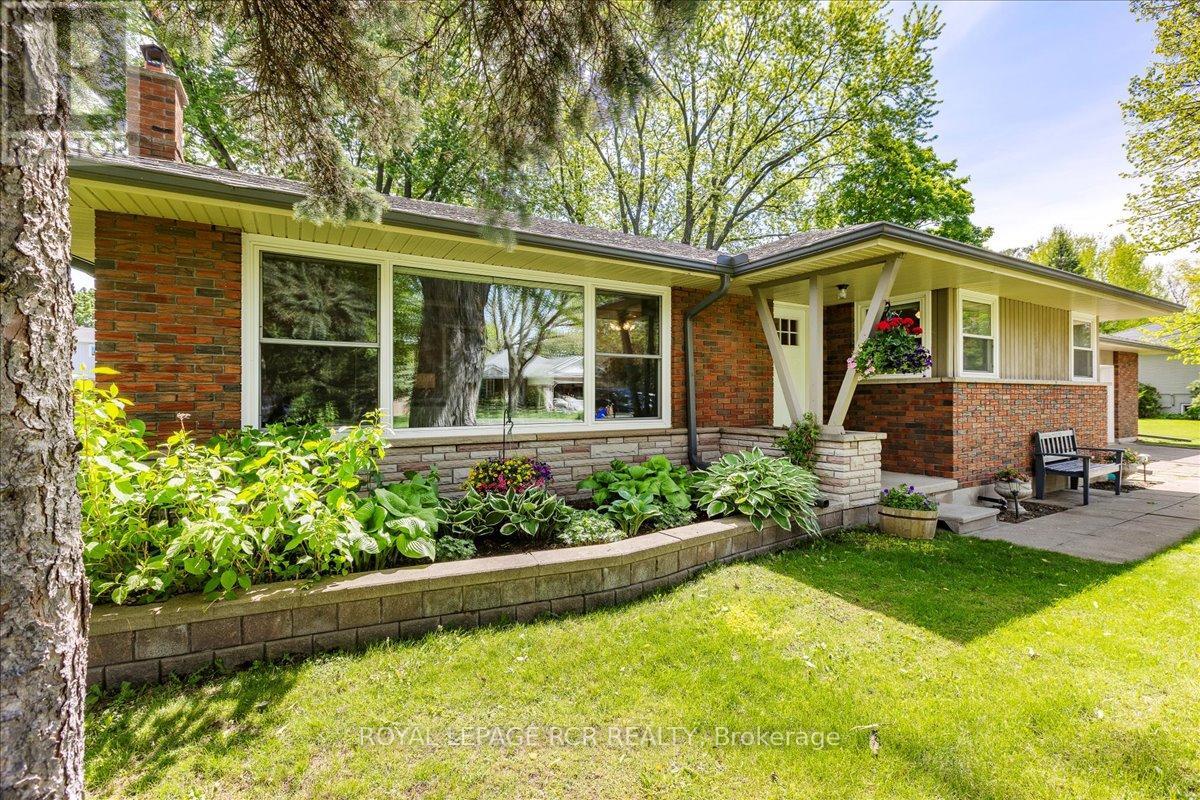 27 Victory Drive, East Gwillimbury, Ontario  L0G 1M0 - Photo 6 - N12209105