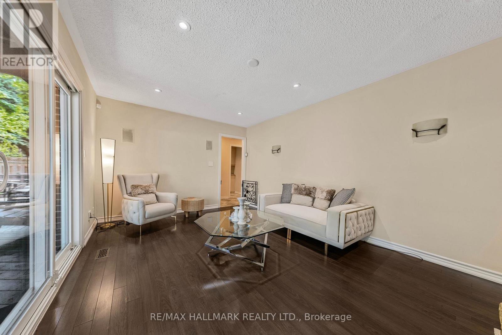 134 Romfield Circuit, Markham, Ontario  L3T 3H9 - Photo 13 - N12209184