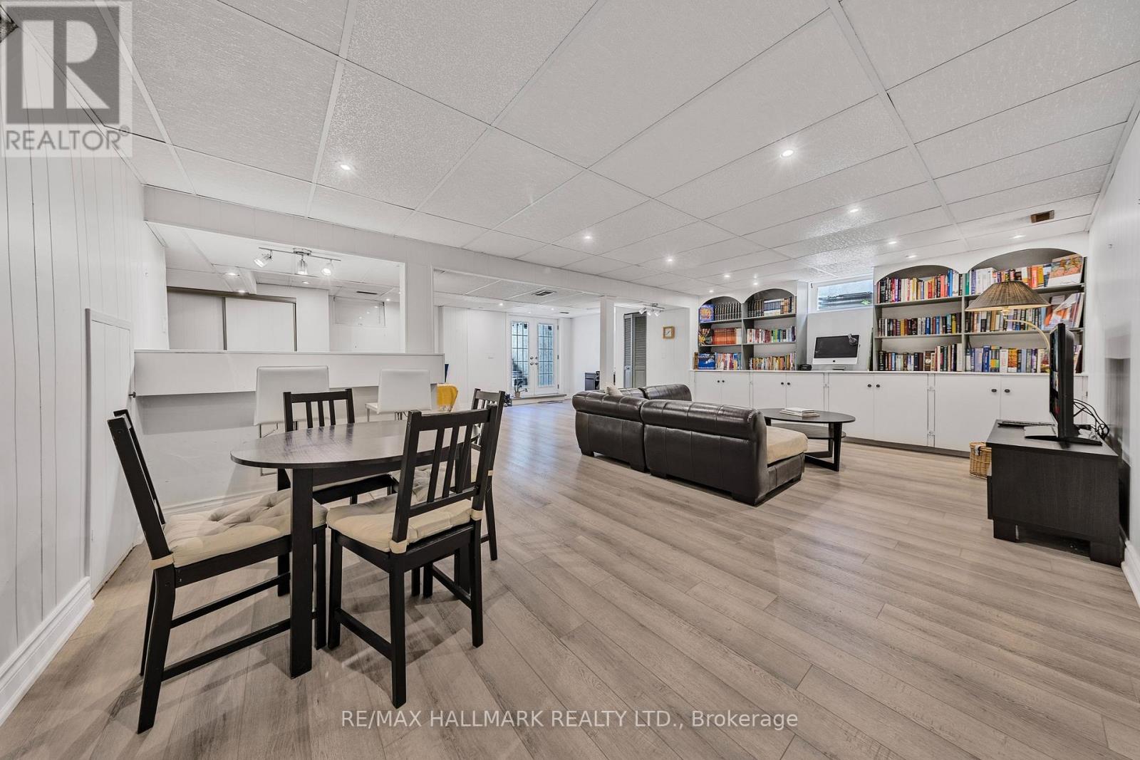 134 Romfield Circuit, Markham, Ontario  L3T 3H9 - Photo 40 - N12209184