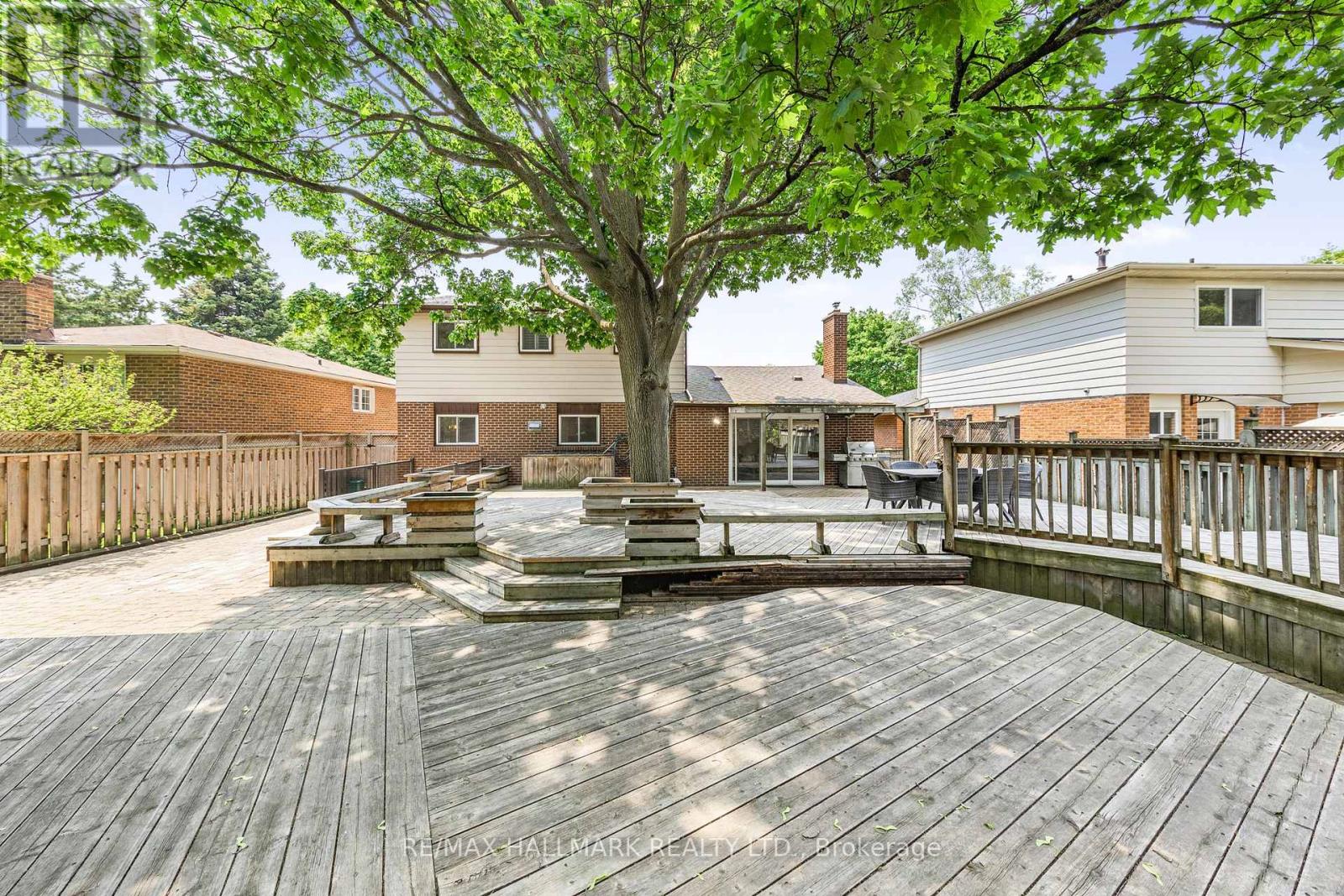 134 Romfield Circuit, Markham, Ontario  L3T 3H9 - Photo 47 - N12209184