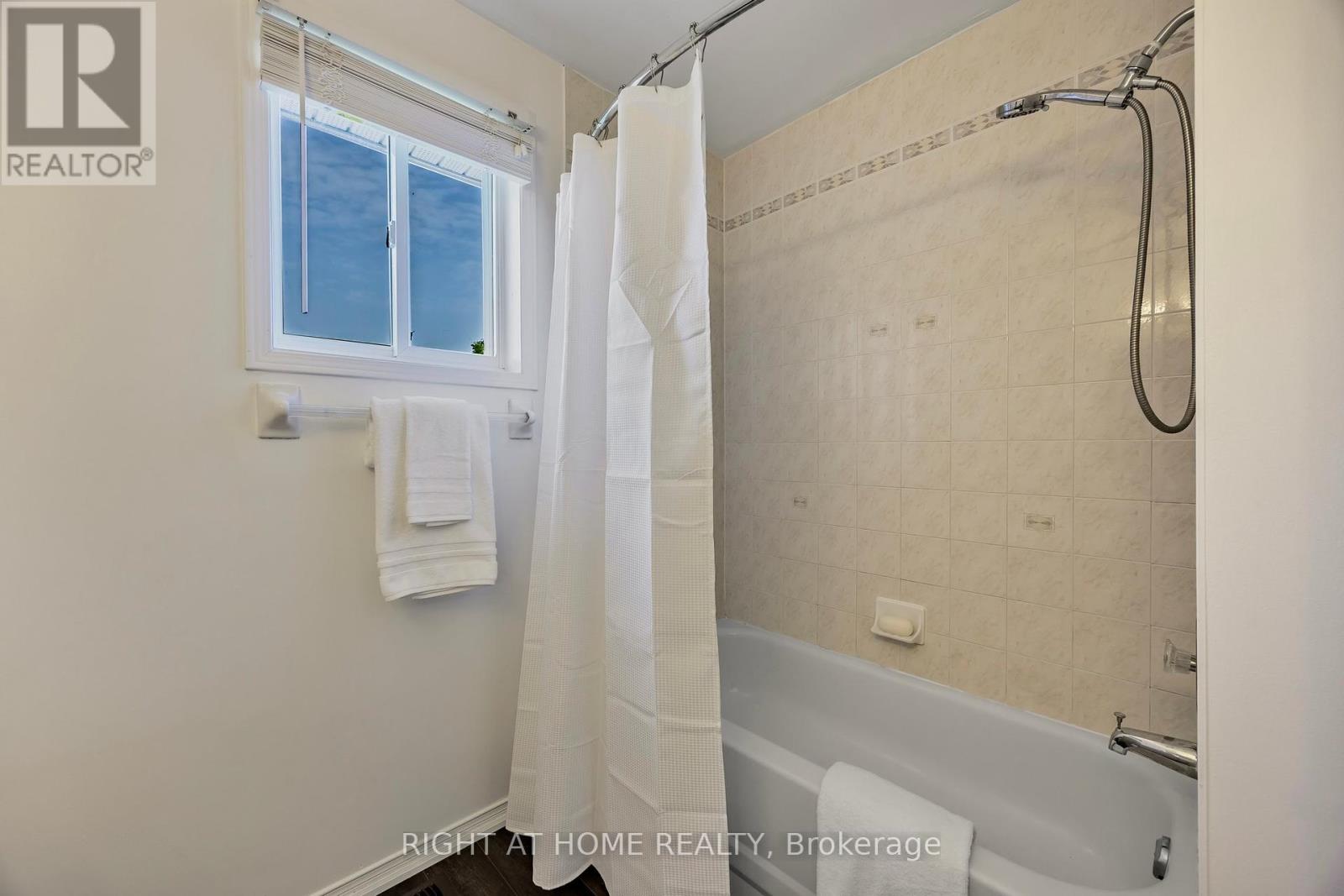 29 Hersey Crescent, Barrie, Ontario  L4N 8P7 - Photo 33 - S12208742