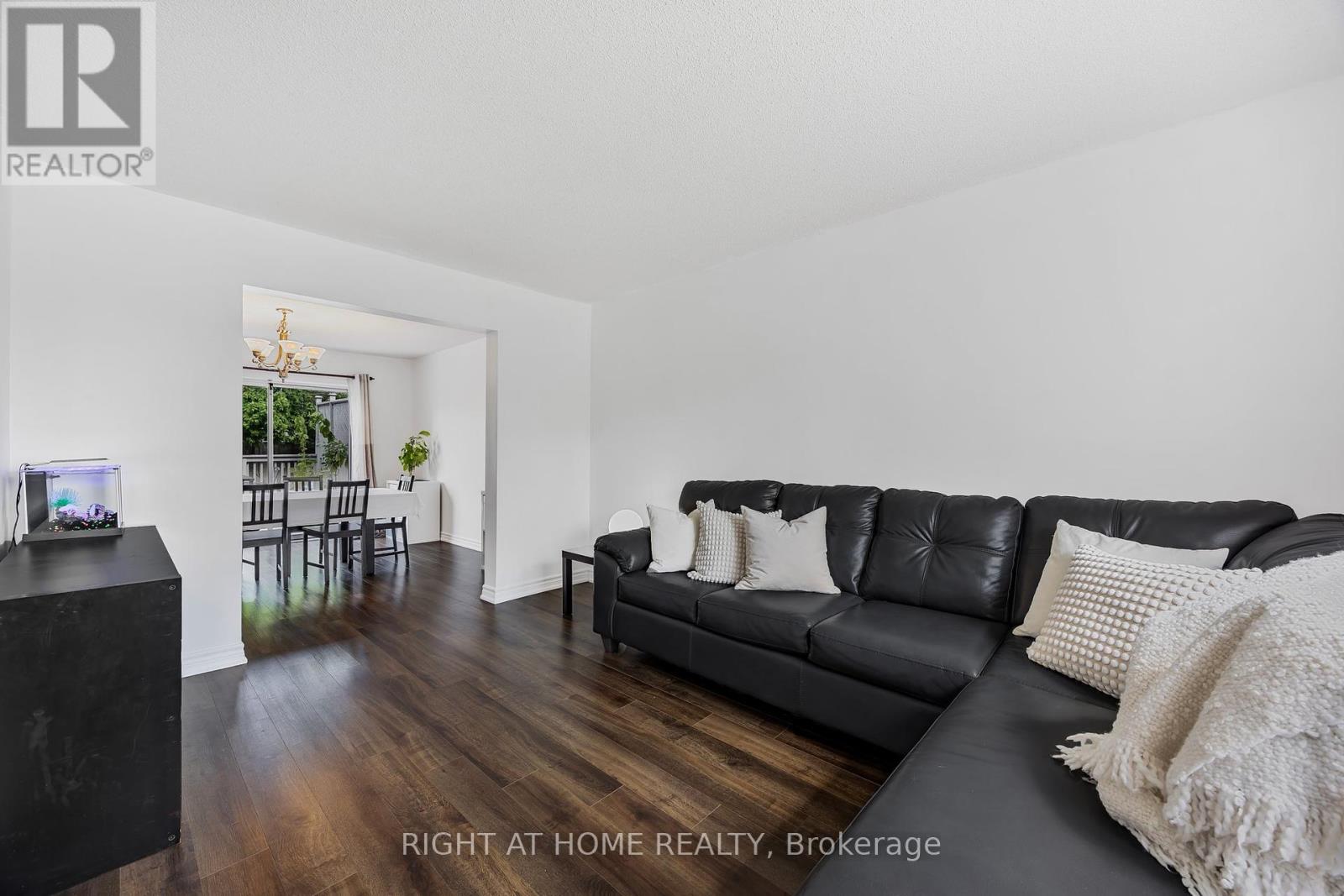 29 Hersey Crescent, Barrie, Ontario  L4N 8P7 - Photo 6 - S12208742