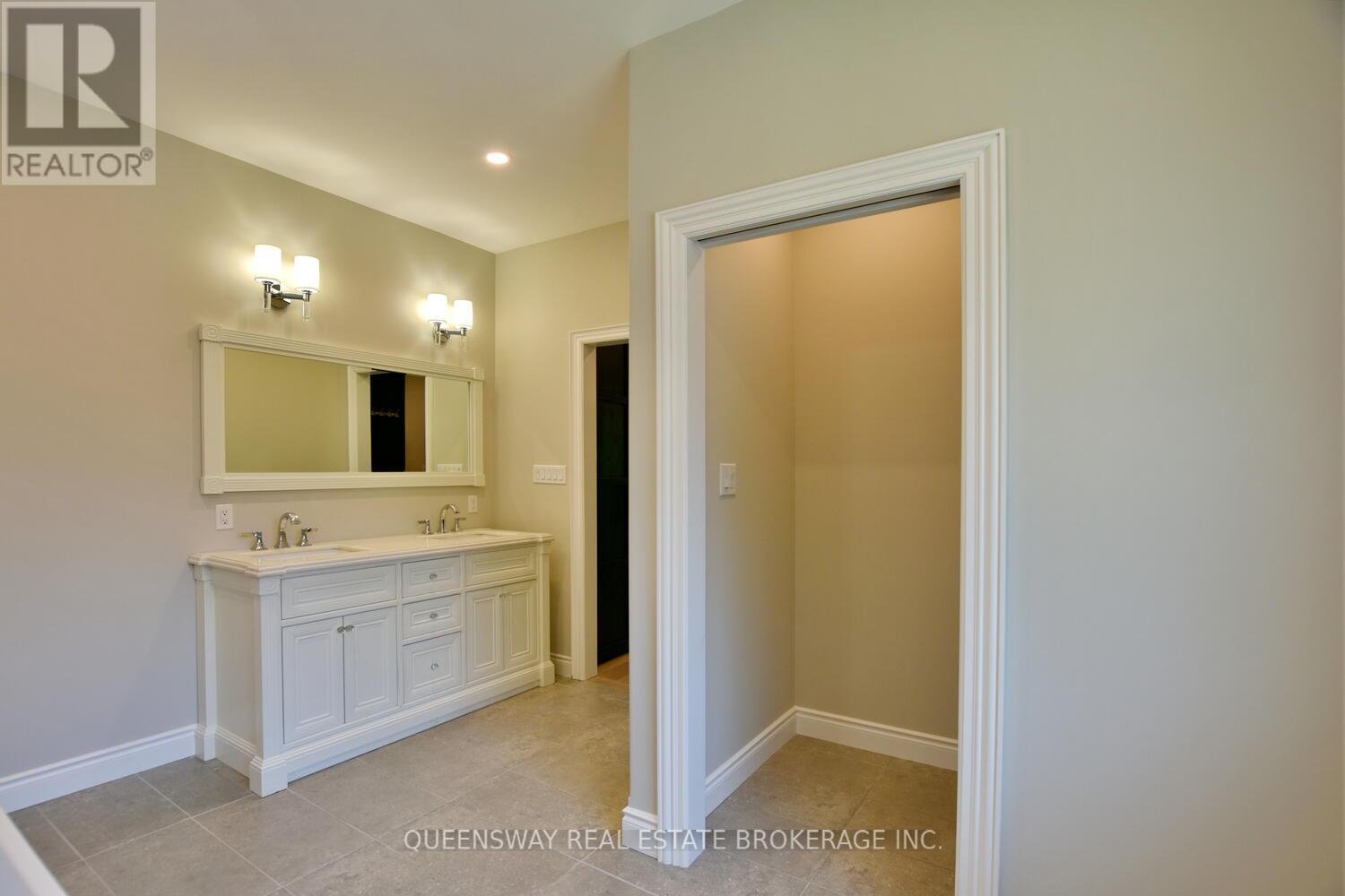1852 River Road W, Wasaga Beach, Ontario  L9Z 1K9 - Photo 17 - S12208761