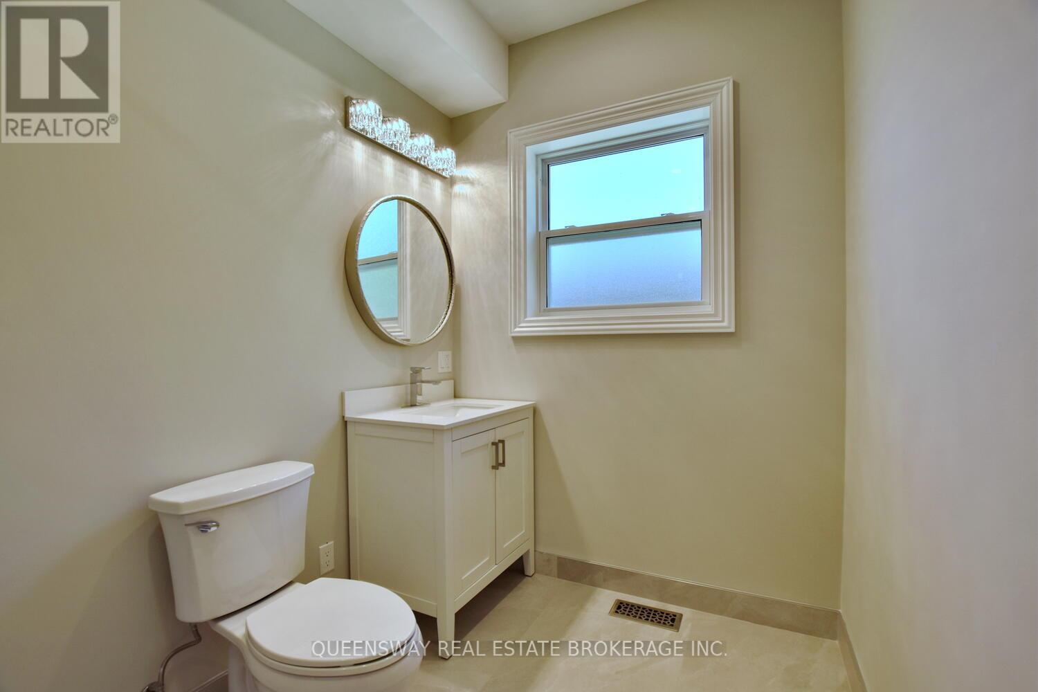1852 River Road W, Wasaga Beach, Ontario  L9Z 1K9 - Photo 19 - S12208761
