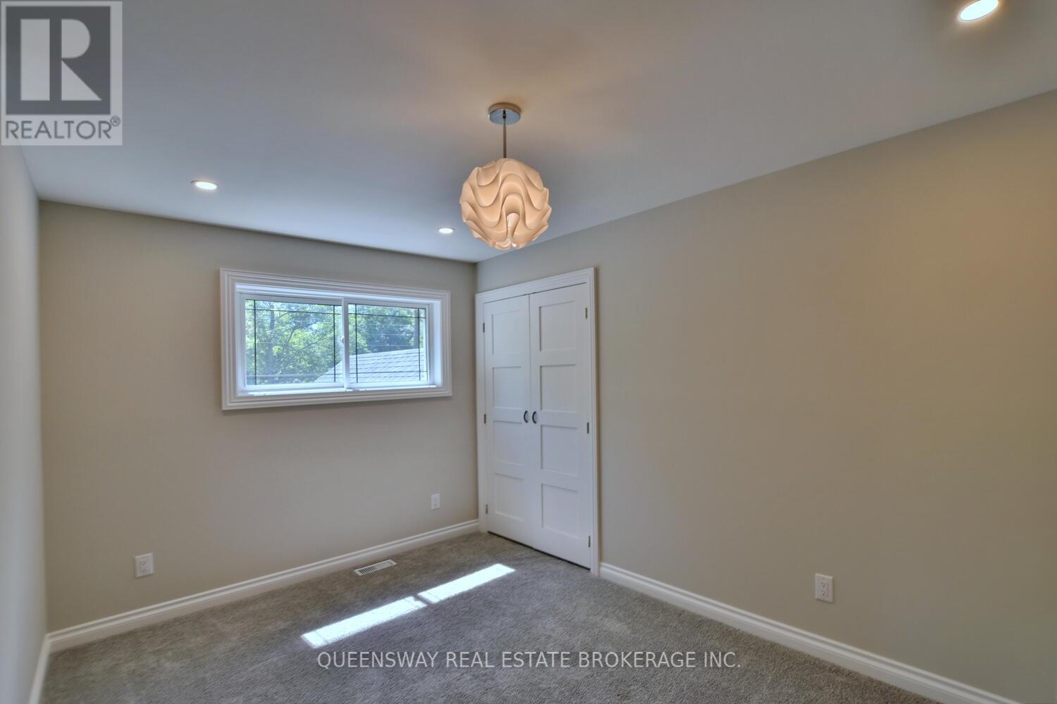 1852 River Road W, Wasaga Beach, Ontario  L9Z 1K9 - Photo 23 - S12208761