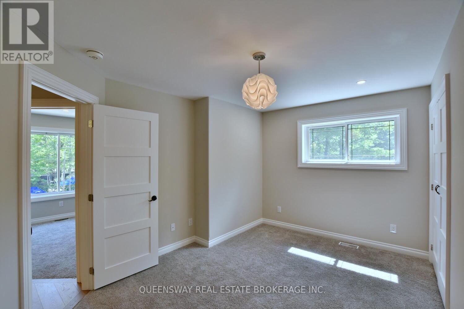 1852 River Road W, Wasaga Beach, Ontario  L9Z 1K9 - Photo 24 - S12208761