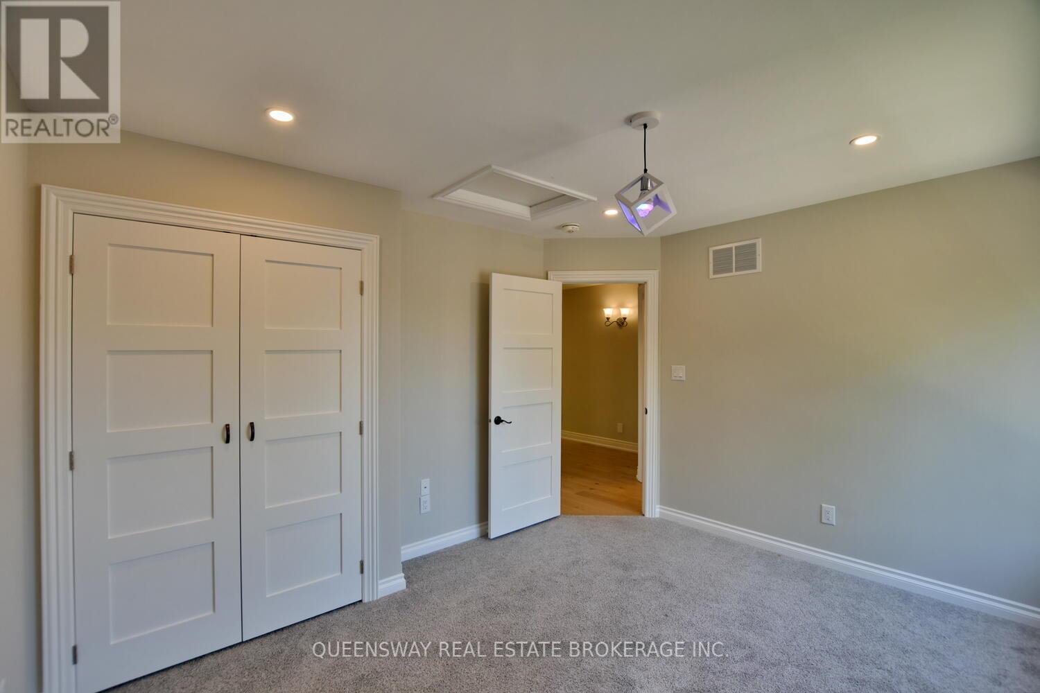 1852 River Road W, Wasaga Beach, Ontario  L9Z 1K9 - Photo 27 - S12208761