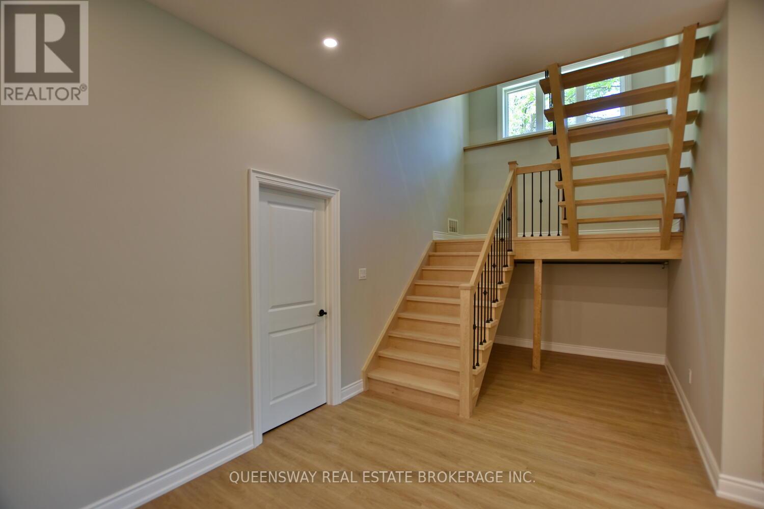 1852 River Road W, Wasaga Beach, Ontario  L9Z 1K9 - Photo 28 - S12208761