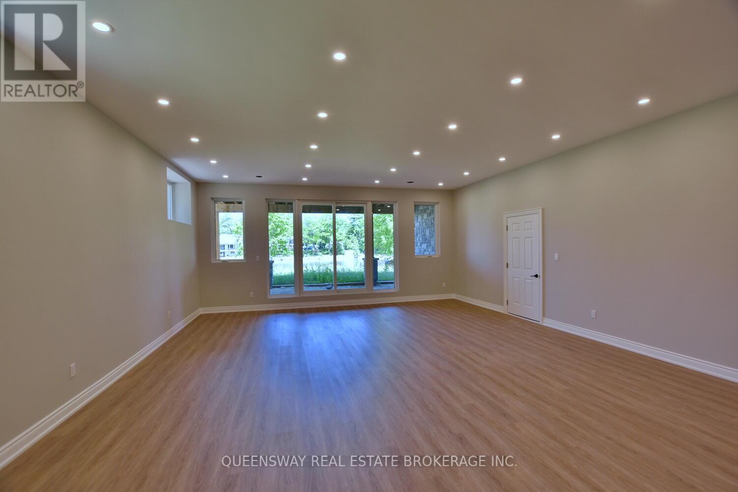 1852 River Road W, Wasaga Beach, Ontario  L9Z 1K9 - Photo 29 - S12208761