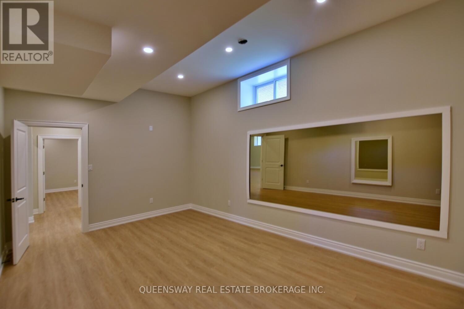 1852 River Road W, Wasaga Beach, Ontario  L9Z 1K9 - Photo 31 - S12208761