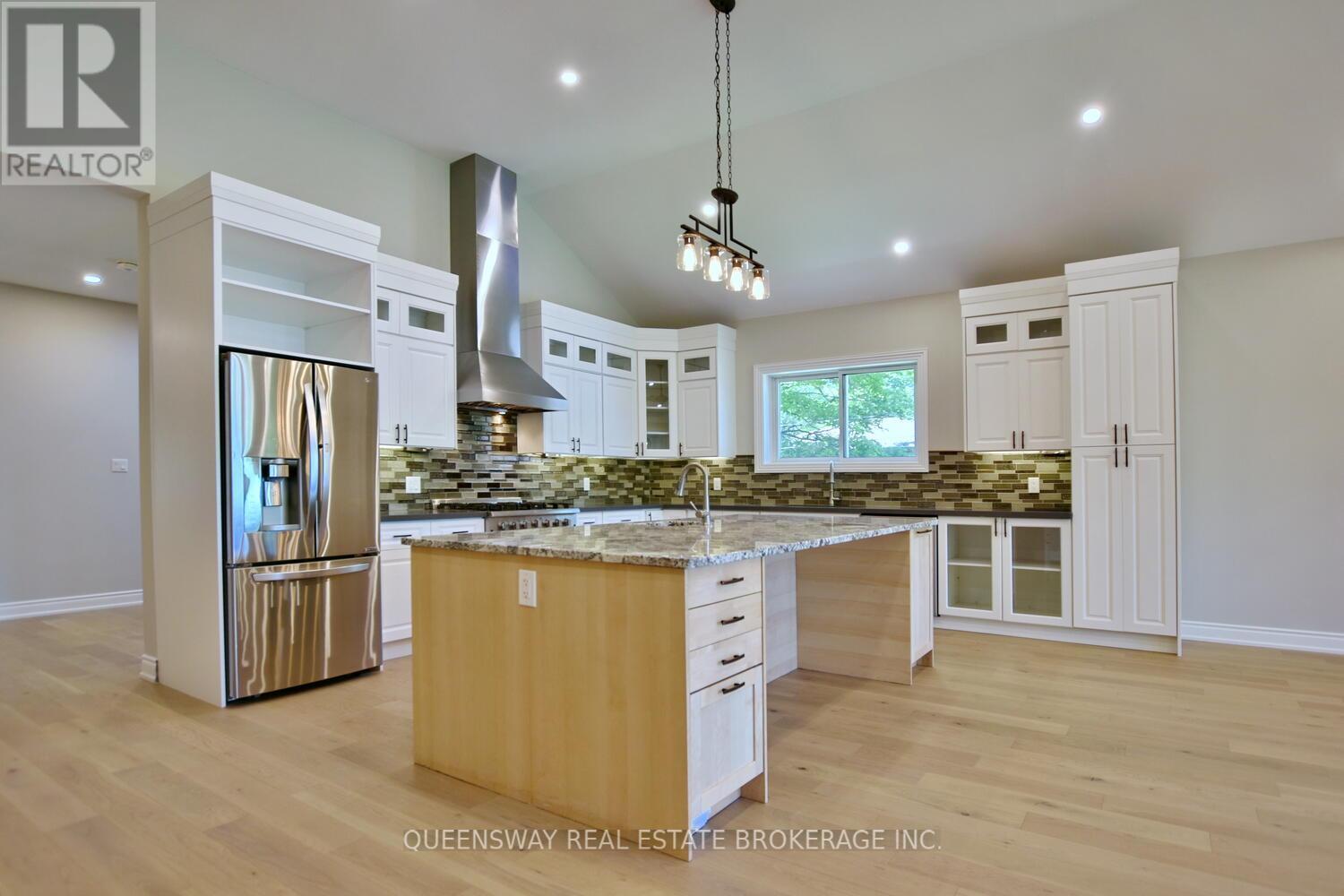 1852 River Road W, Wasaga Beach, Ontario  L9Z 1K9 - Photo 7 - S12208761