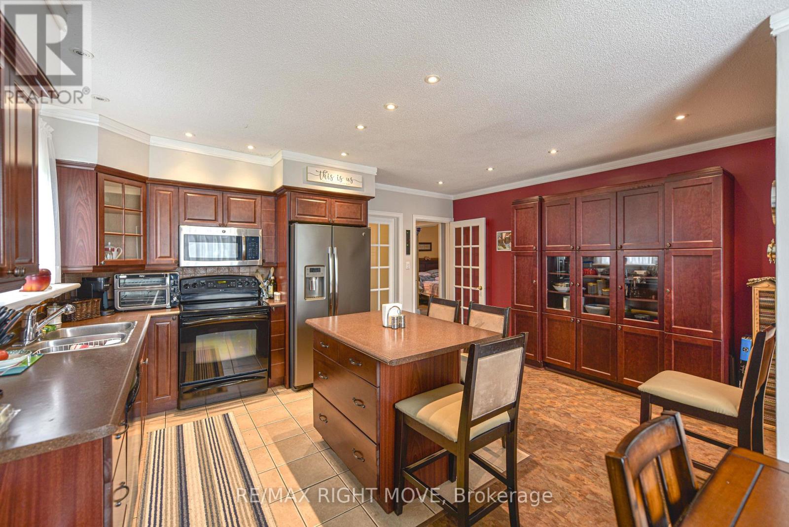 174 Cedar Street, Orillia, Ontario  L3V 2E1 - Photo 14 - S12208782