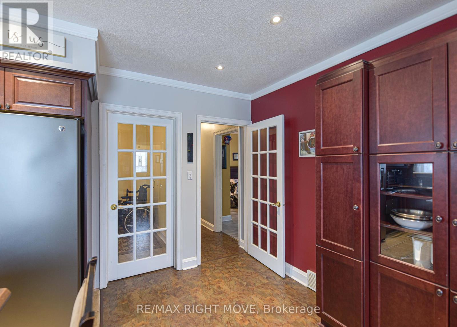 174 Cedar Street, Orillia, Ontario  L3V 2E1 - Photo 17 - S12208782