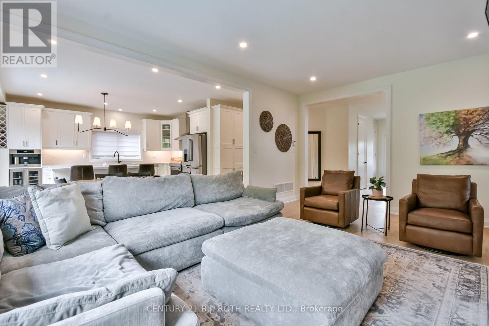 61 Muirfield Drive, Barrie, Ontario  L4N 6J9 - Photo 8 - S12208837