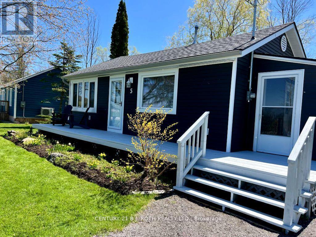 5 Delta Drive S, Tay, Ontario  L0K 2C0 - Photo 2 - S12208968