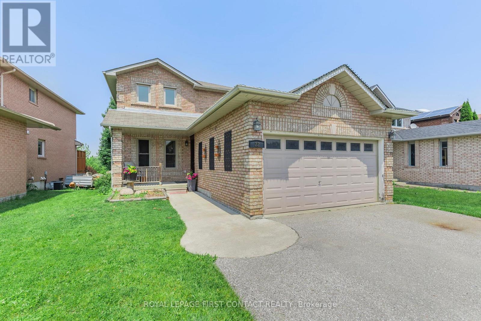 22 Bishop Drive, Barrie, Ontario  L4N 6Y6 - Photo 1 - S12209009