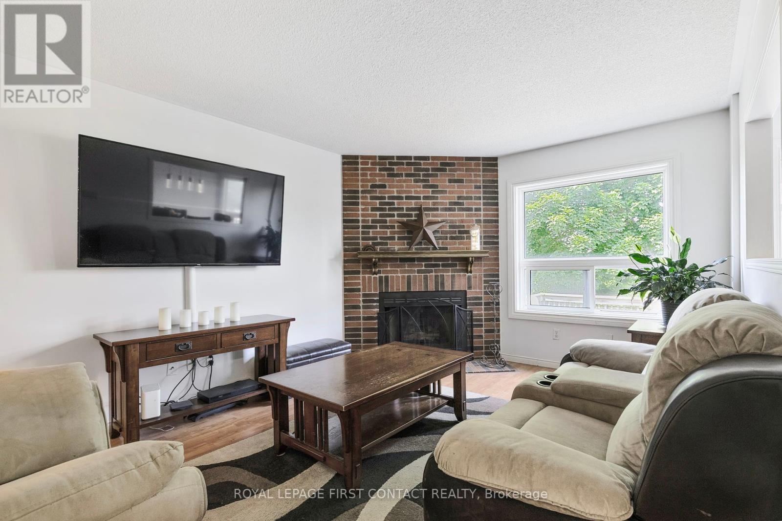 22 Bishop Drive, Barrie, Ontario  L4N 6Y6 - Photo 12 - S12209009