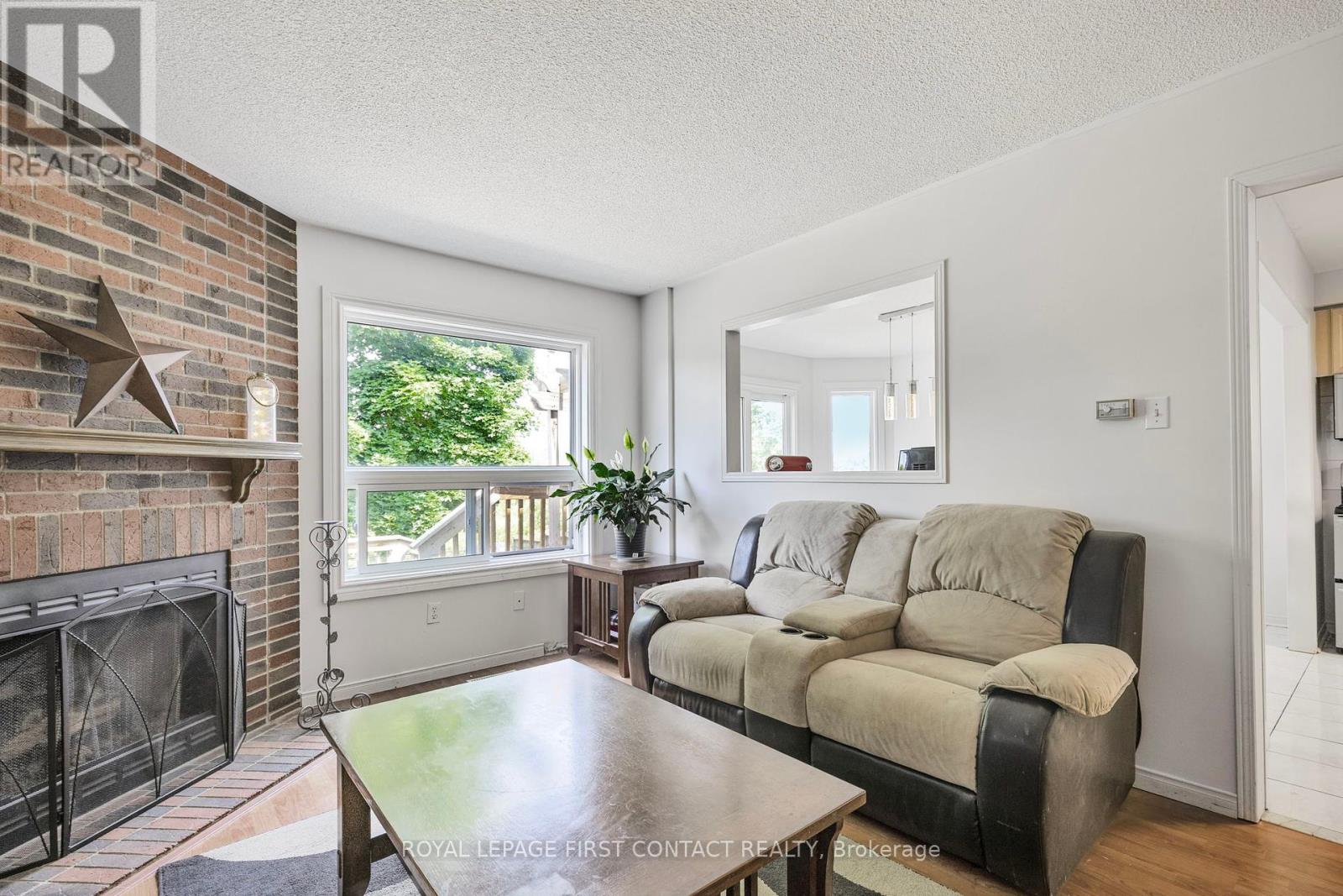 22 Bishop Drive, Barrie, Ontario  L4N 6Y6 - Photo 13 - S12209009