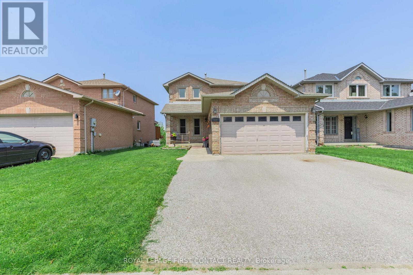 22 Bishop Drive, Barrie, Ontario  L4N 6Y6 - Photo 2 - S12209009