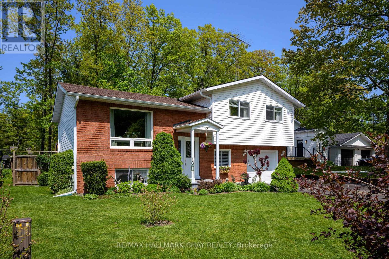 15 OAKTREE COURT, Wasaga Beach, Ontario