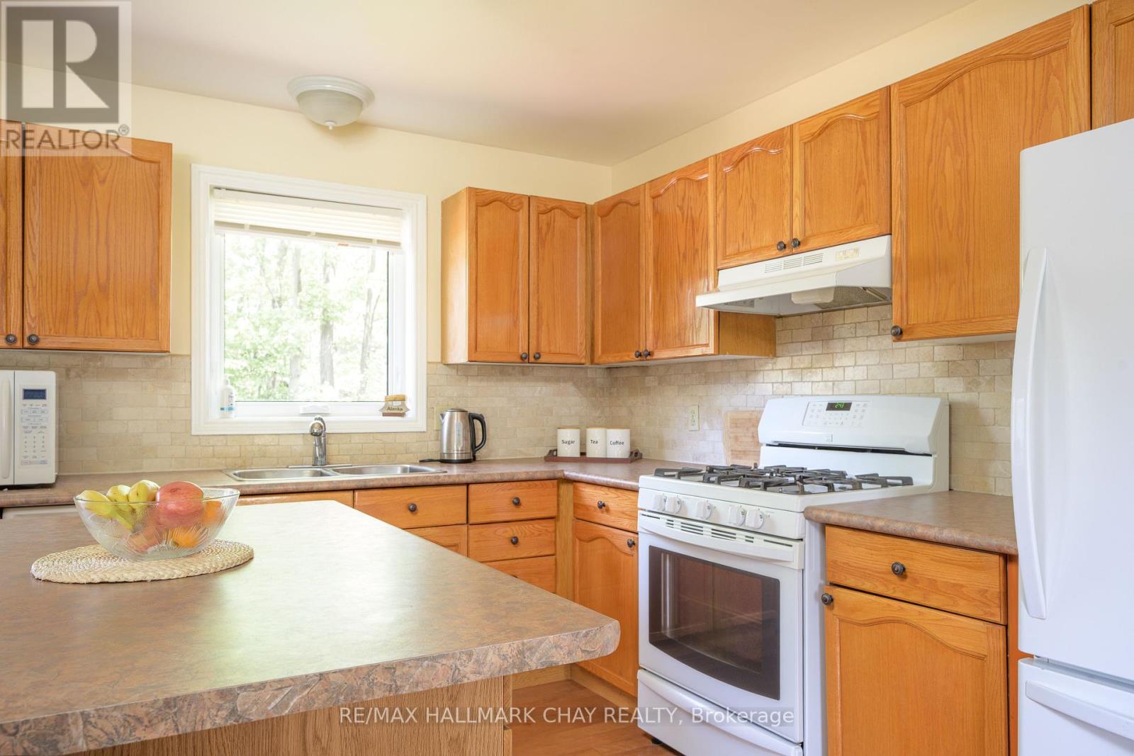 15 Oaktree Court, Wasaga Beach, Ontario  L9Z 2S3 - Photo 24 - S12209026