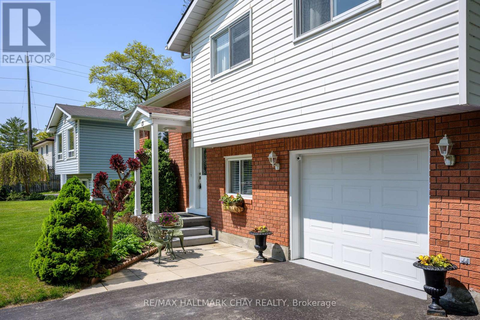 15 Oaktree Court, Wasaga Beach, Ontario  L9Z 2S3 - Photo 9 - S12209026