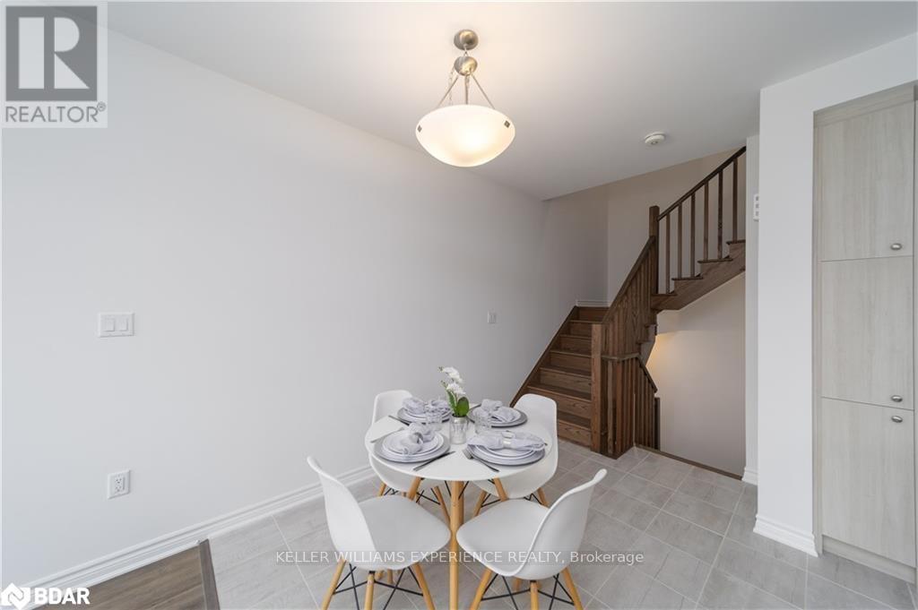 96 Ennerdale Street, Barrie, Ontario  L8J 1A4 - Photo 12 - S12209035