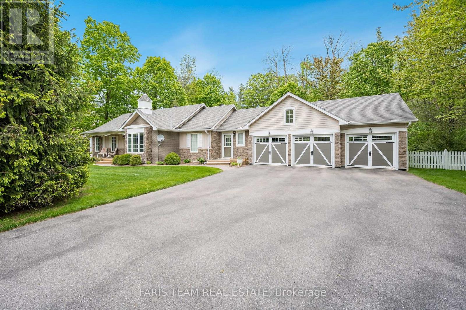 220 GILWOOD PARK DRIVE, Penetanguishene, Ontario