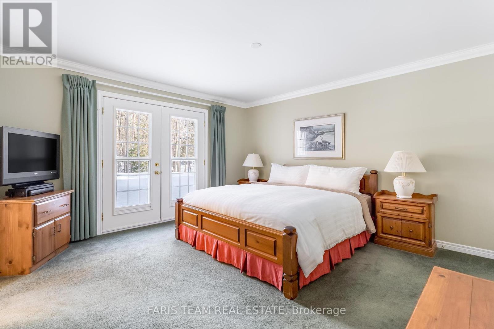 220 Gilwood Park Drive, Penetanguishene, Ontario  L9M 1Z6 - Photo 11 - S12209060