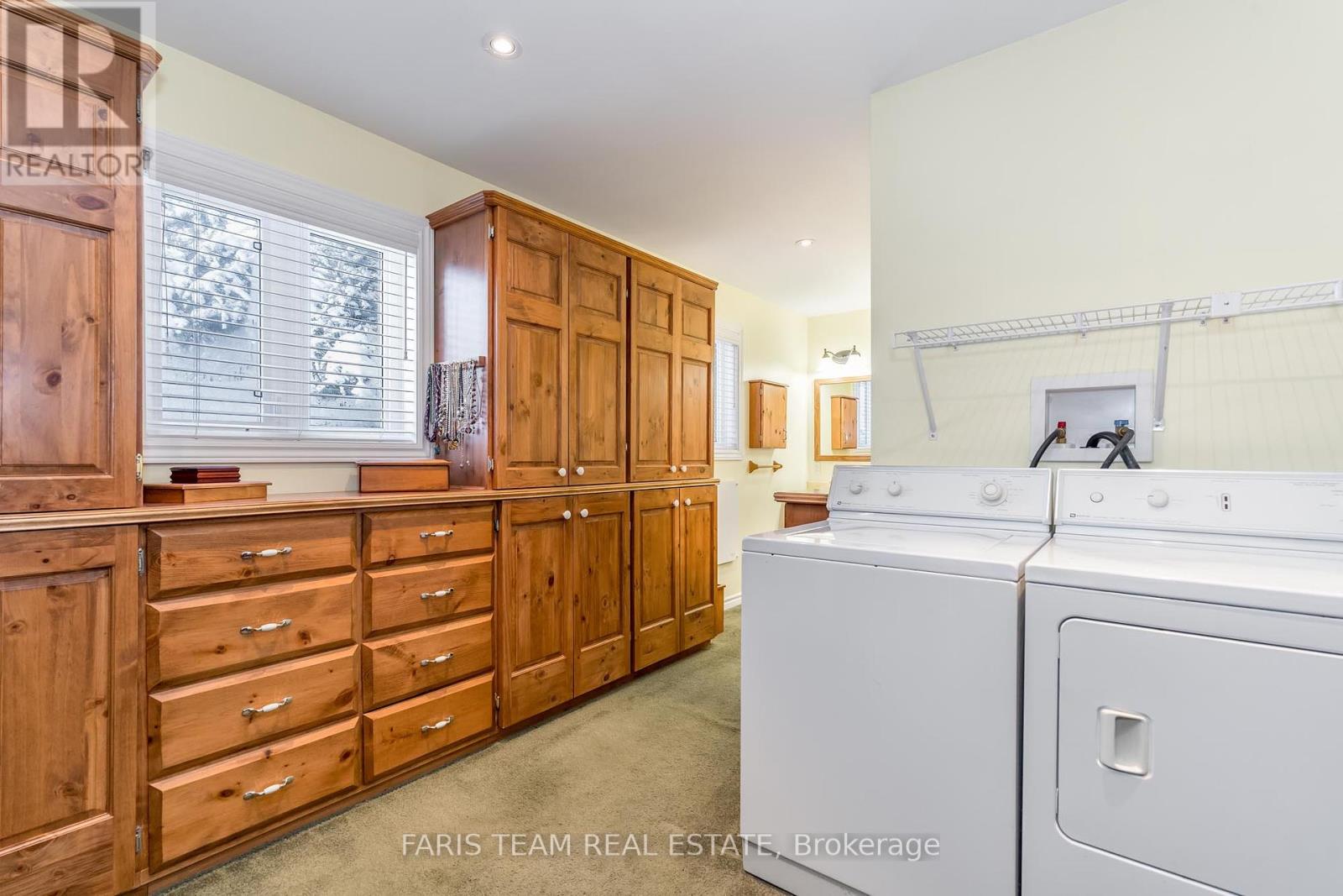220 Gilwood Park Drive, Penetanguishene, Ontario  L9M 1Z6 - Photo 14 - S12209060