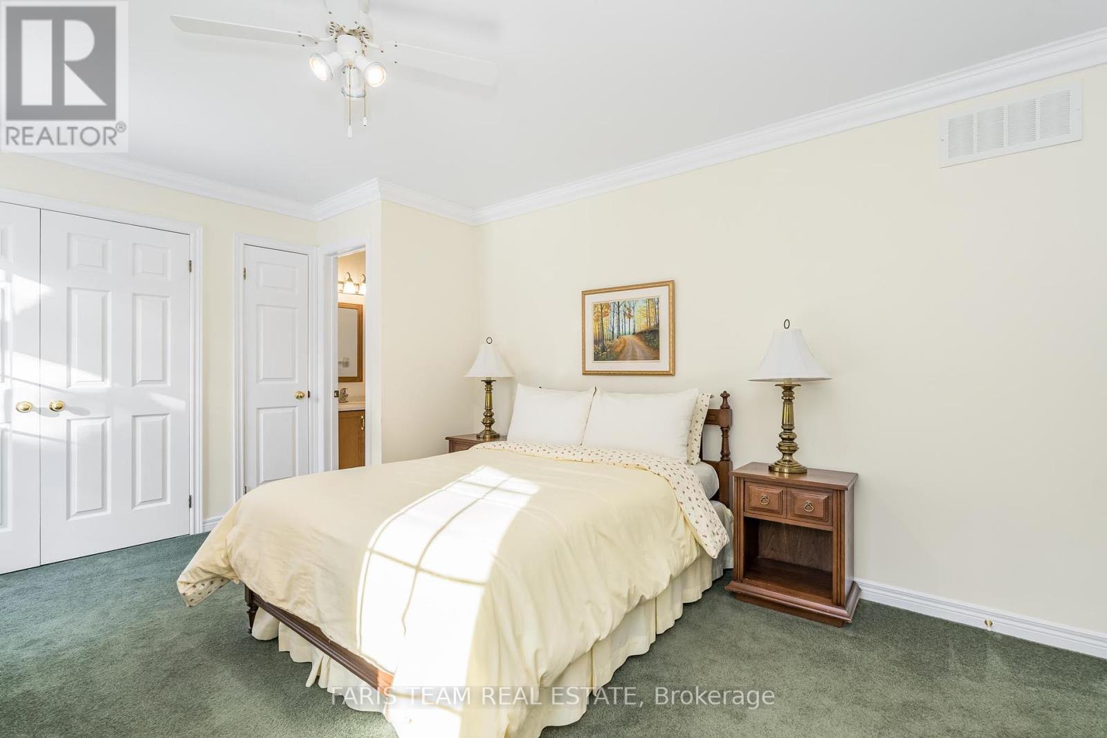 220 Gilwood Park Drive, Penetanguishene, Ontario  L9M 1Z6 - Photo 15 - S12209060