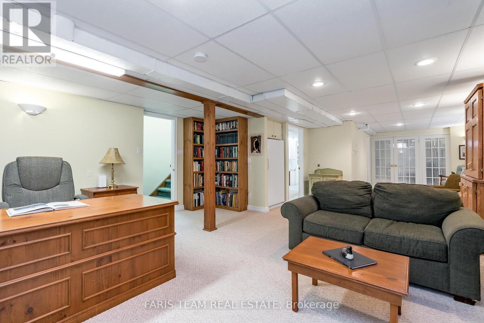 220 Gilwood Park Drive, Penetanguishene, Ontario  L9M 1Z6 - Photo 18 - S12209060