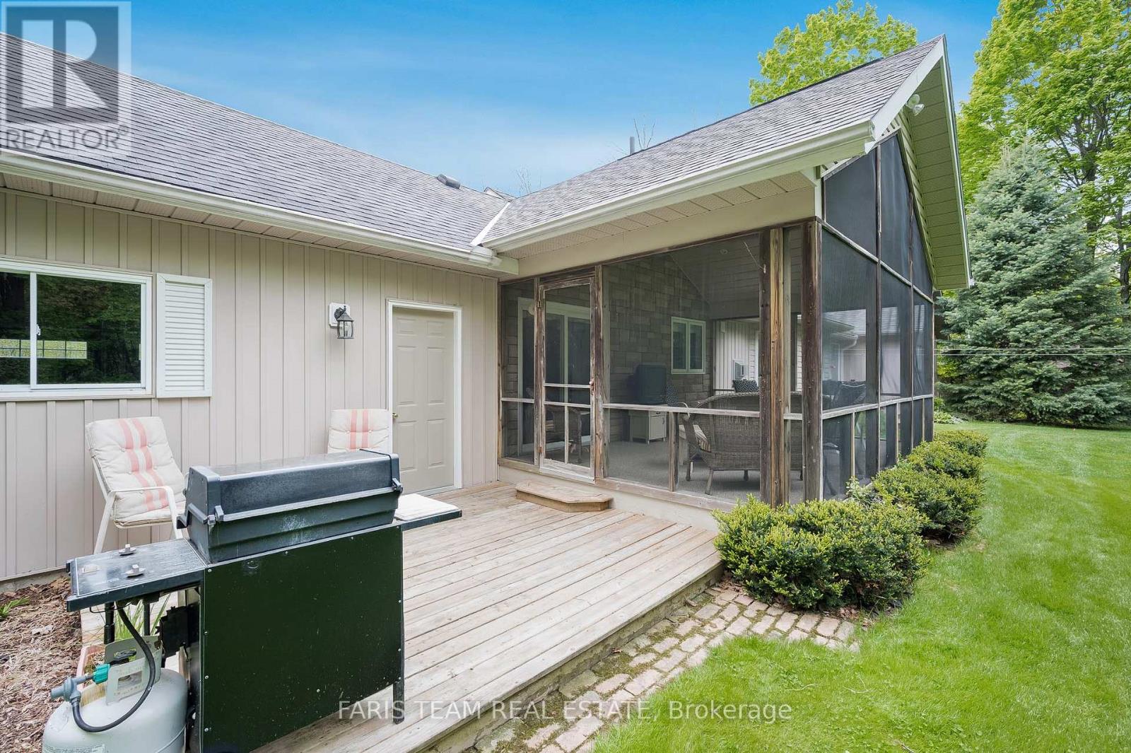 220 Gilwood Park Drive, Penetanguishene, Ontario  L9M 1Z6 - Photo 25 - S12209060
