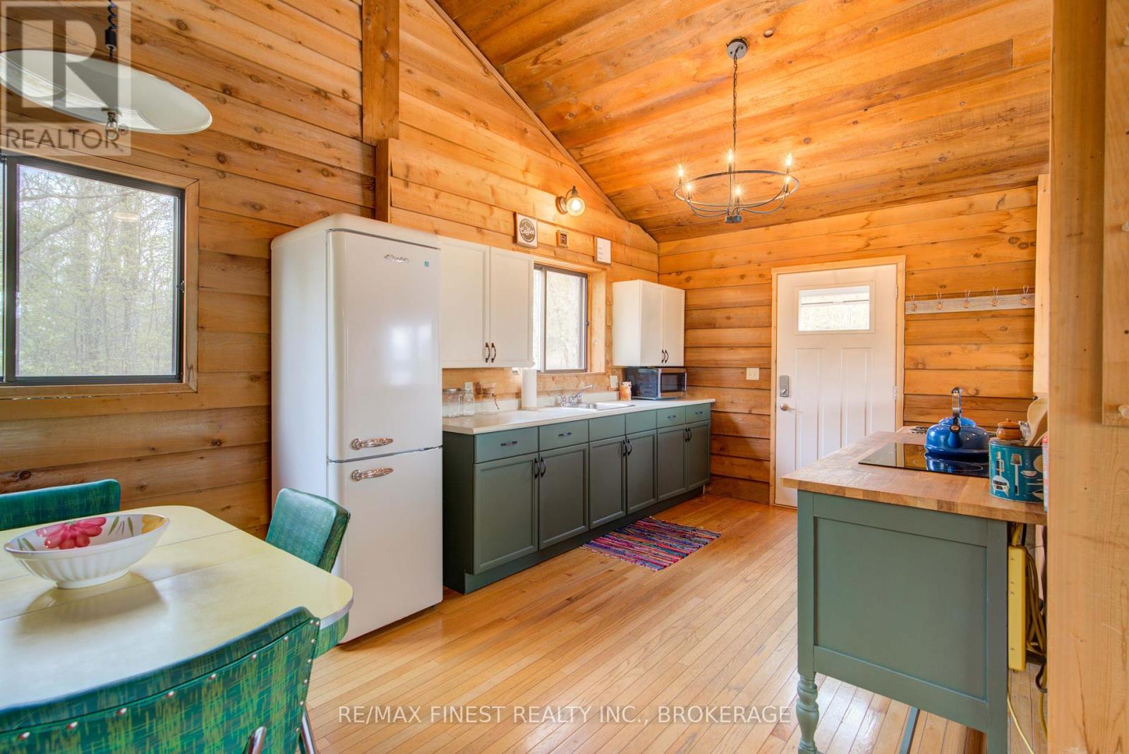 1407 St Andrews Lake Lane S, Central Frontenac, Ontario  K0H 1T0 - Photo 7 - X12133743