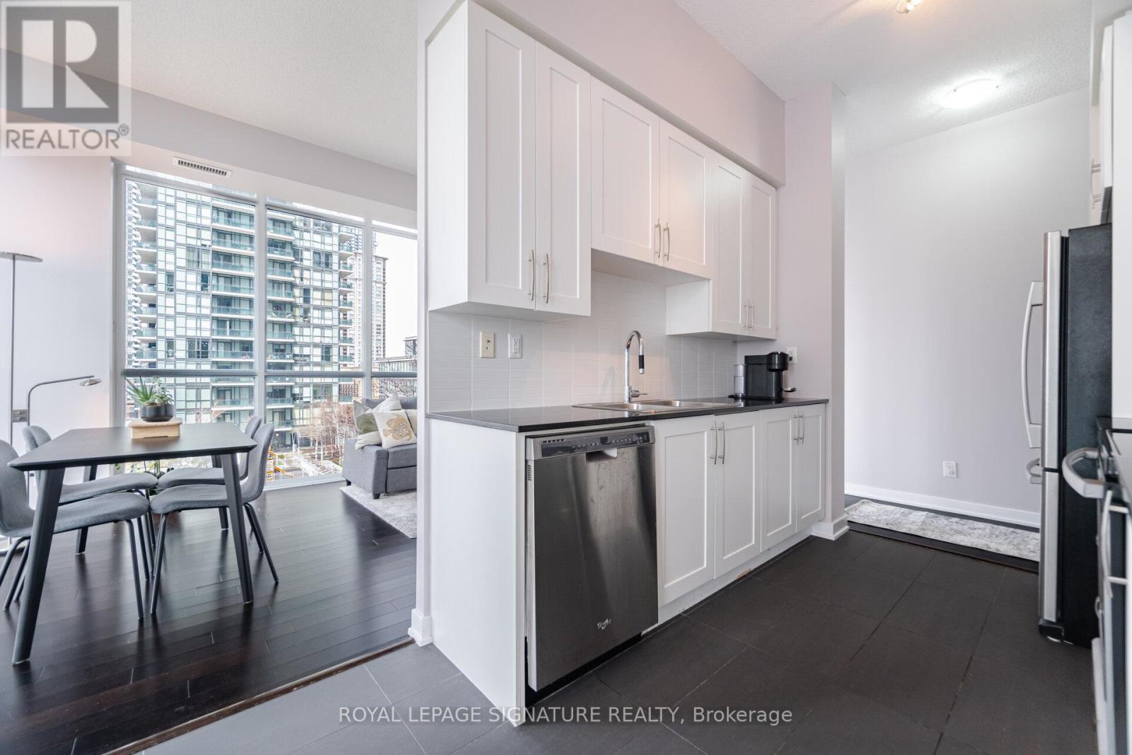 706 - 4065 Brickstone Mews, Mississauga, Ontario  L5B 0G3 - Photo 14 - W12104075
