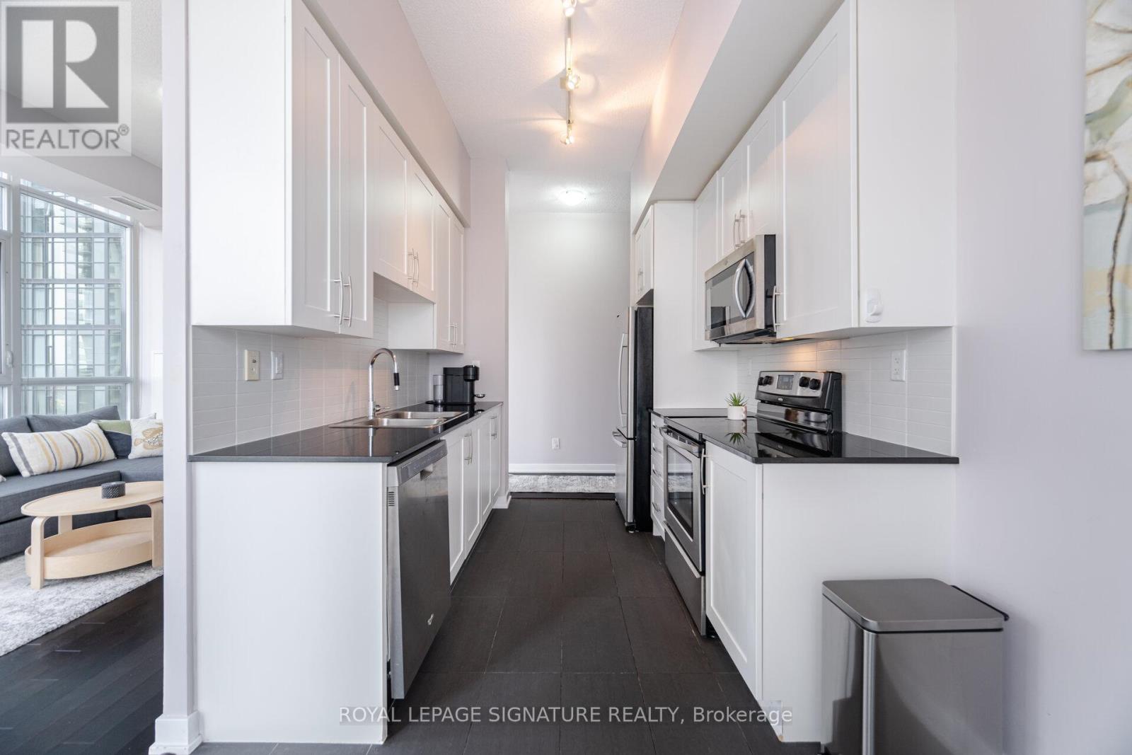 706 - 4065 Brickstone Mews, Mississauga, Ontario  L5B 0G3 - Photo 13 - W12104075