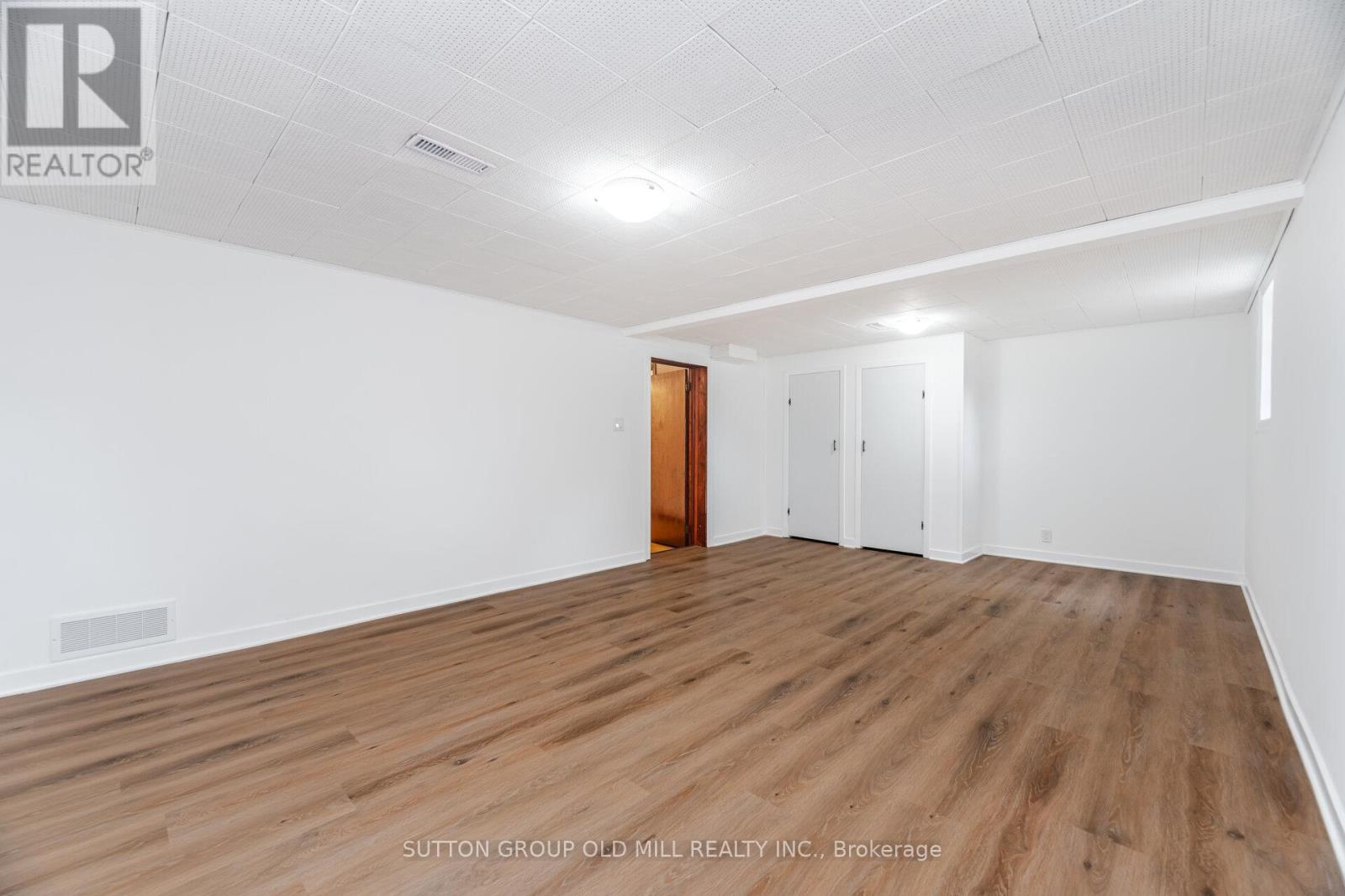 112 North Carson Street, Toronto, Ontario  M8W 4C8 - Photo 31 - W12158127