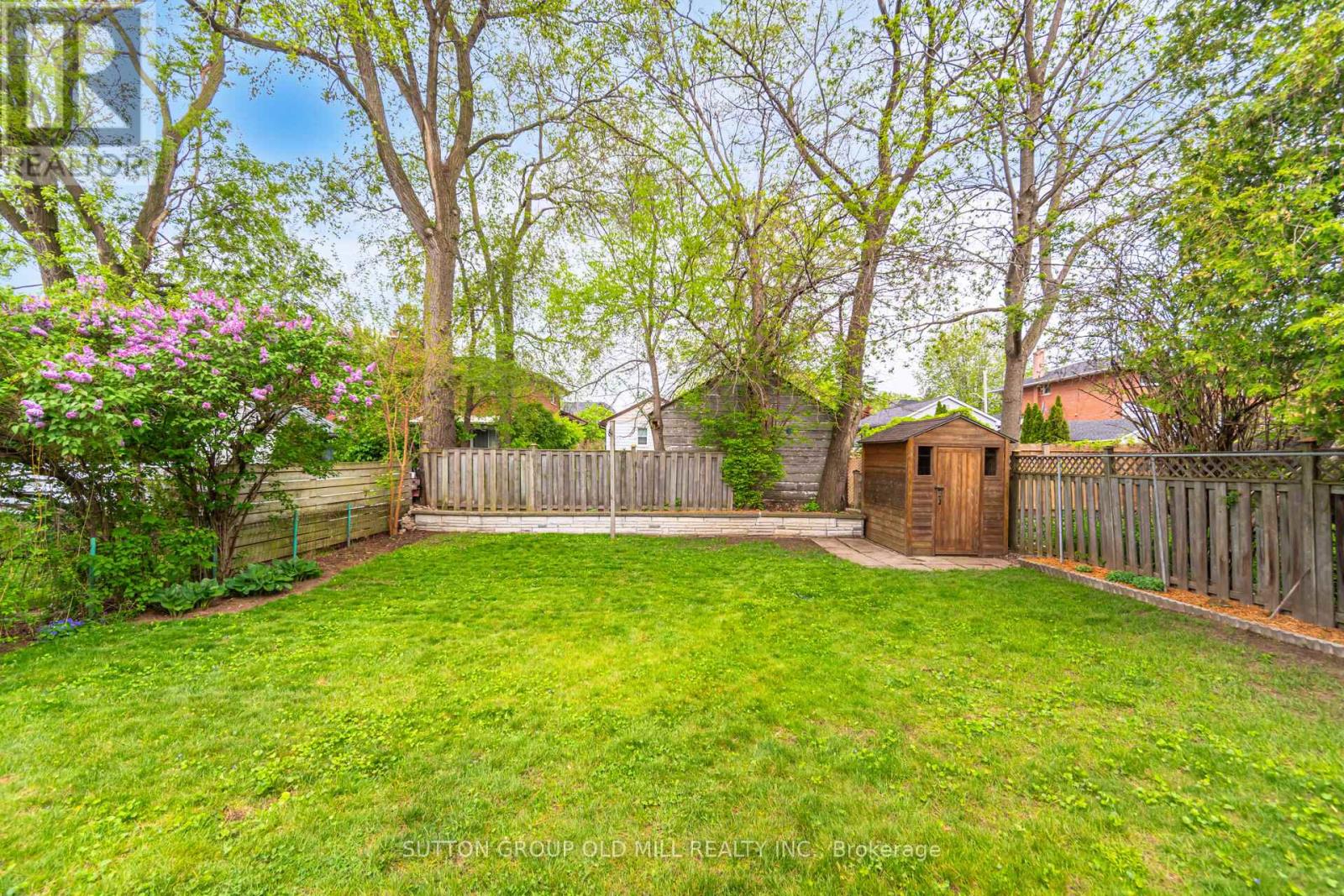 112 North Carson Street, Toronto, Ontario  M8W 4C8 - Photo 39 - W12158127