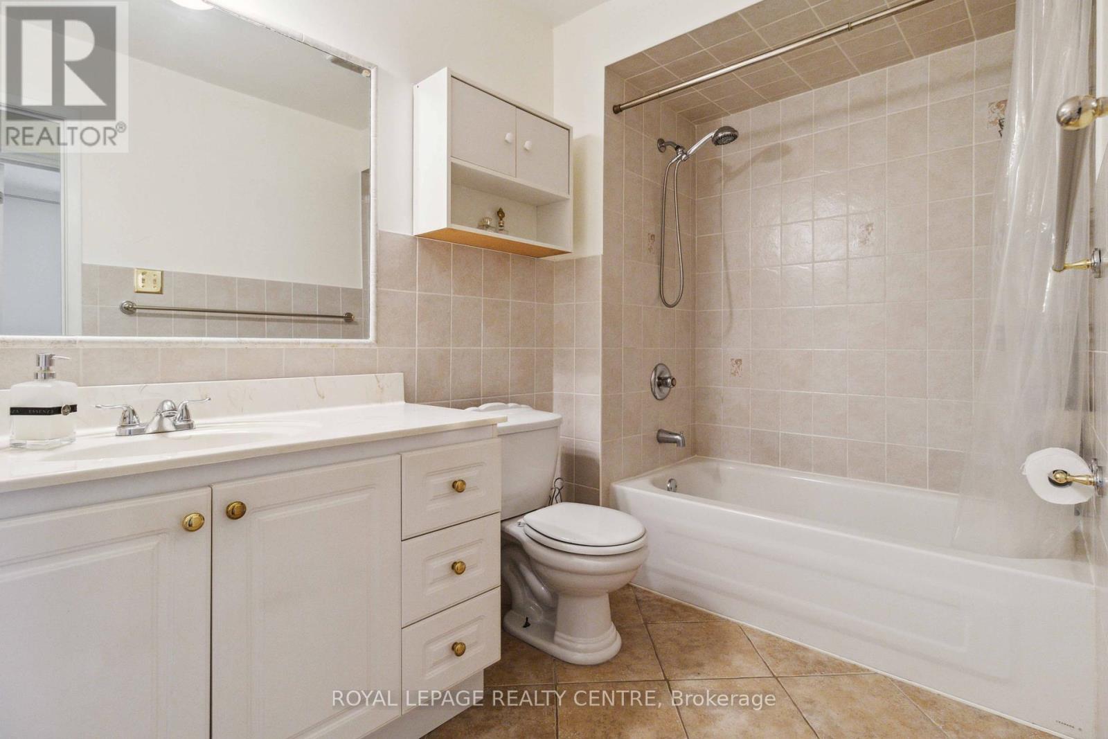 504 Galedowns Court, Mississauga, Ontario  L5A 3H9 - Photo 12 - W12191691