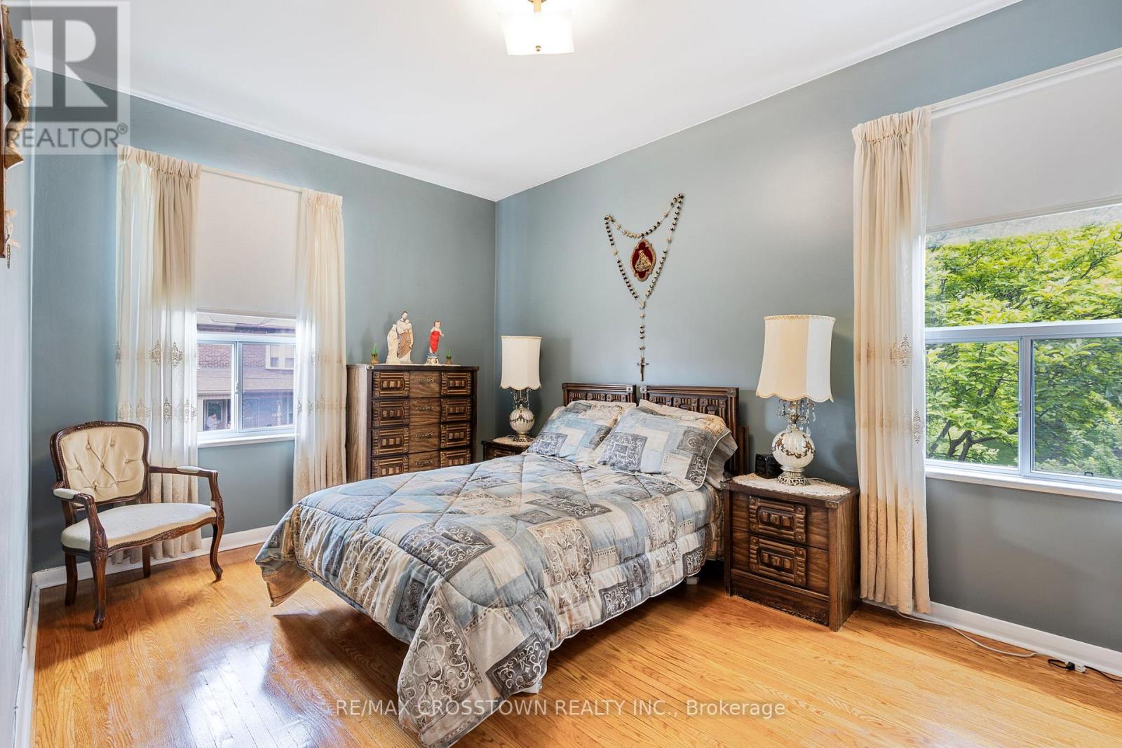 35 Edith Avenue, Toronto, Ontario  M6P 3T5 - Photo 24 - W12207274