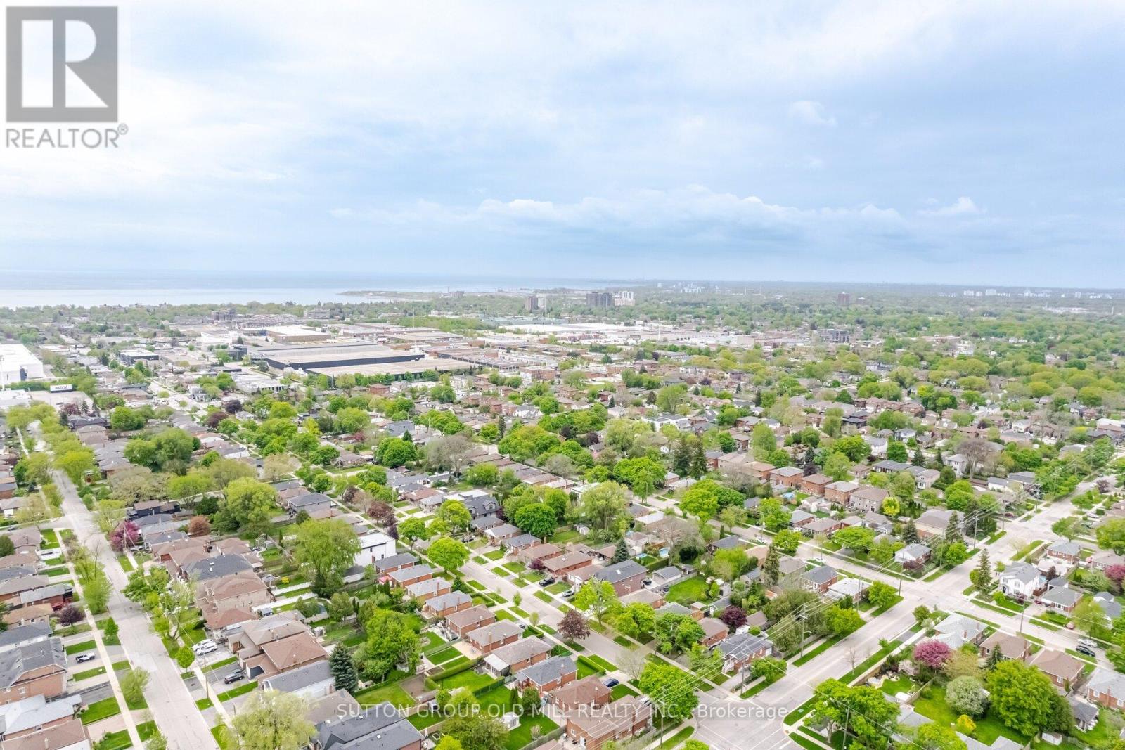 112 North Carson Street, Toronto, Ontario  M8W 4C8 - Photo 47 - W12158127