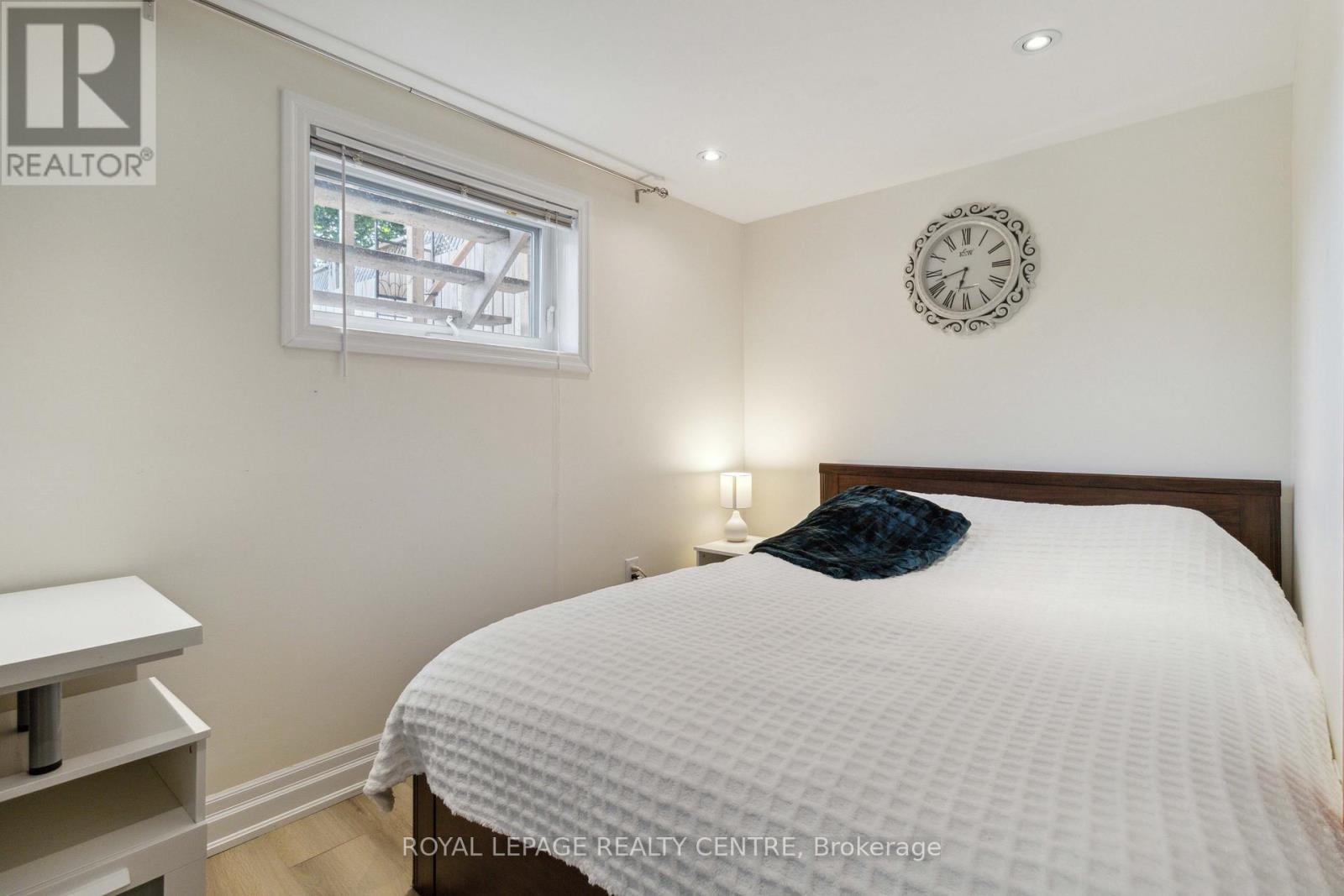 504 Galedowns Court, Mississauga, Ontario  L5A 3H9 - Photo 24 - W12191691